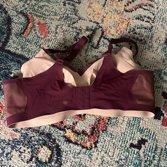 HoneyLove Wireless Support and Comfort Crossover Bra - Picture 2 of 3